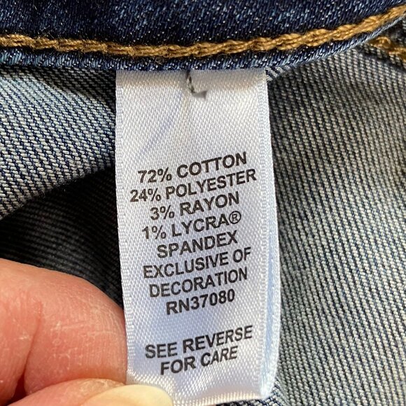 CATO Floral Embroidered Distressed Crop Jeans Sz 28W Blue Denim High Rise NWT - Picture 16 of 16